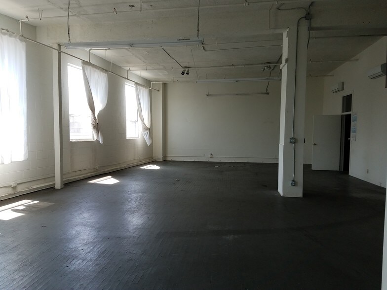 More Photos Of 1501-1503 S Central Ave, Los Angeles Showroom For Lease