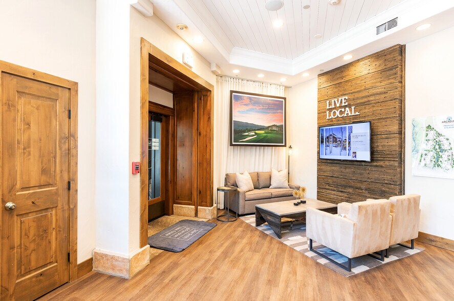 More Photos Of 136 E Thomas Pl, Beaver Creek Hotel For Lease