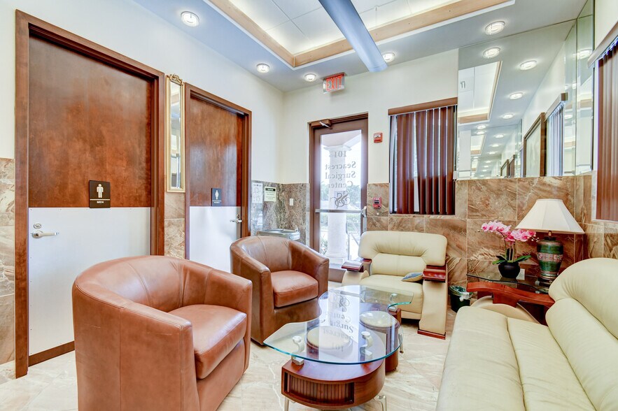 More Photos Of 2314 Seacrest Blvd, Boynton Beach Medical For Lease