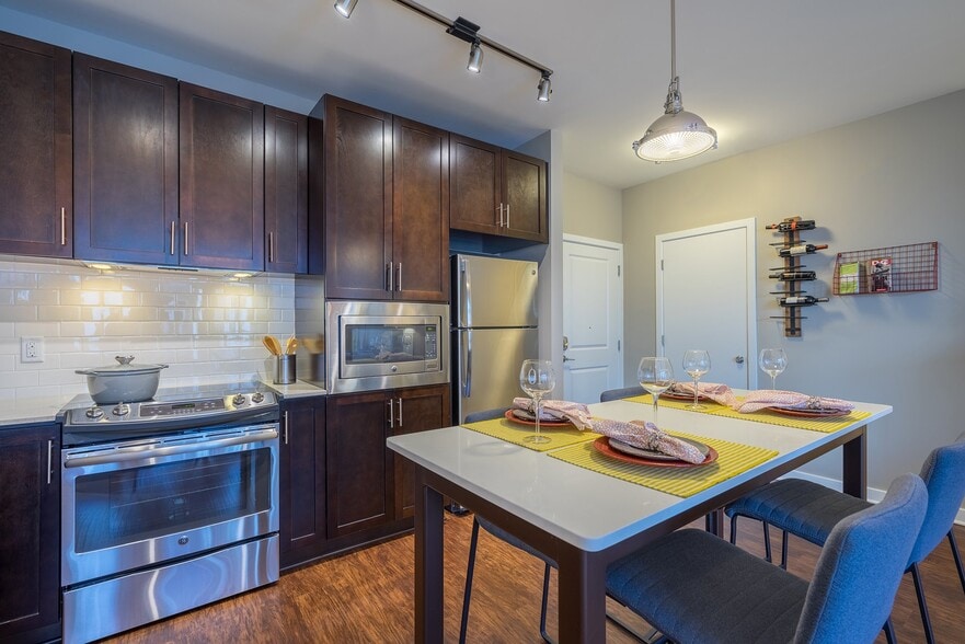 More Photos Of 1801 Chapman Ave, Rockville Apartments For Lease