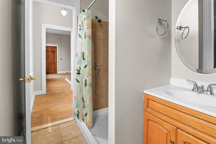 More Photos Of 2112 Fleet St, Baltimore Bar For Sale