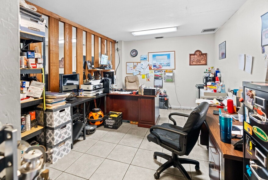 More Photos Of 3875 Palm Beach Blvd, Fort Myers Auto Repair For Sale