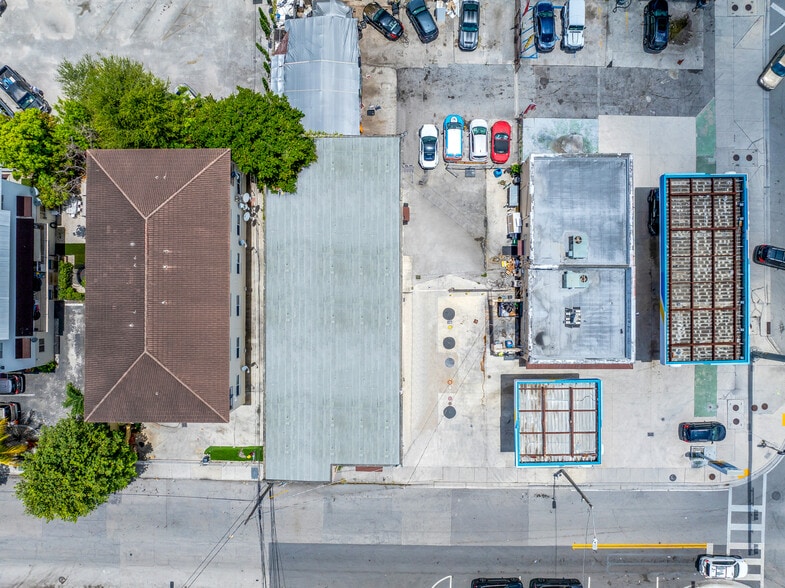 More Photos Of 999 W Flagler St, Miami Service Station For Lease
