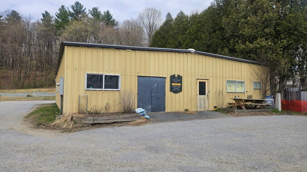More Photos Of 219 E Main St, Hyde Park Office For Lease