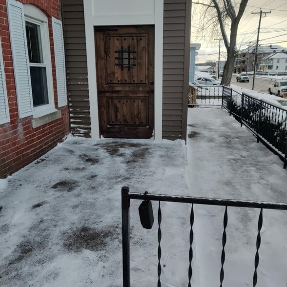 More Photos Of 30 E Main St, Webster Storefront Retail Residential For Lease