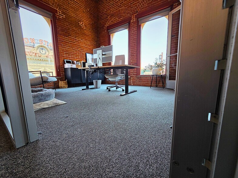 More Photos Of 1660 17th St, Denver Office Residential For Sale