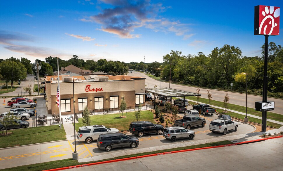 Primary Photo Of 2801 Fm 120, Denison Fast Food For Sale