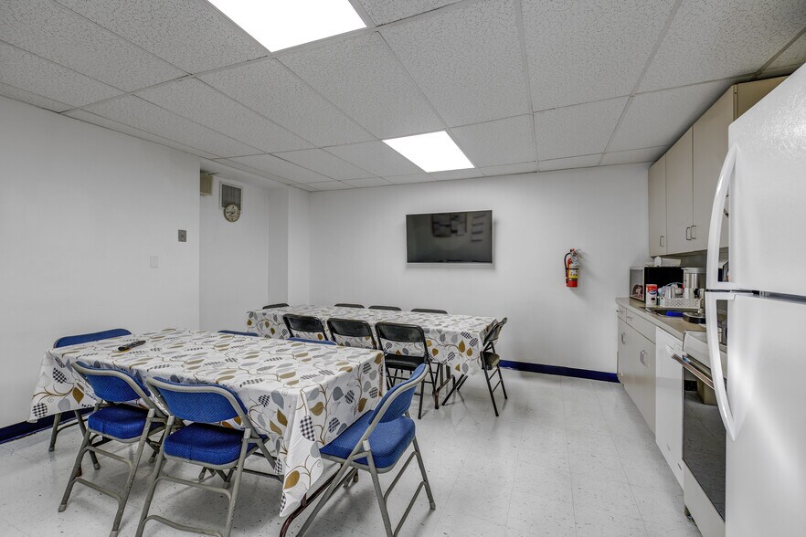 More Photos Of 145 Main St, Port Washington Office For Sale