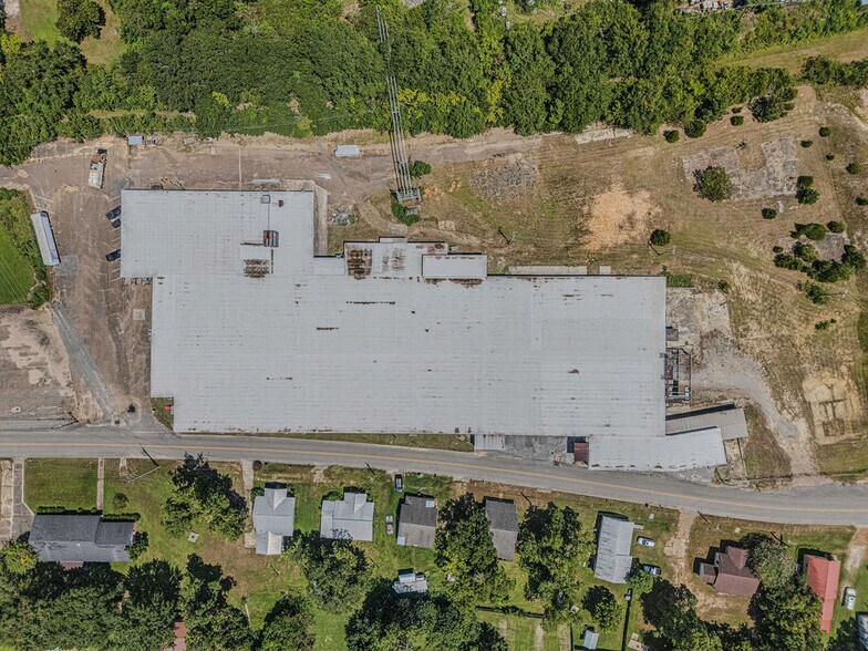 More Photos Of 1002 Douglas Ave, Opp Manufacturing For Lease