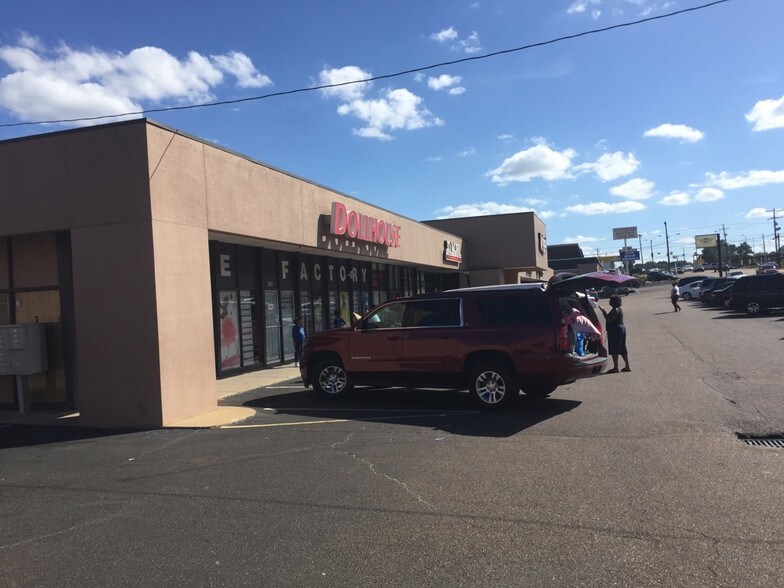 More Photos Of 1410-1444 Ellis Ave, Jackson General Retail For Sale