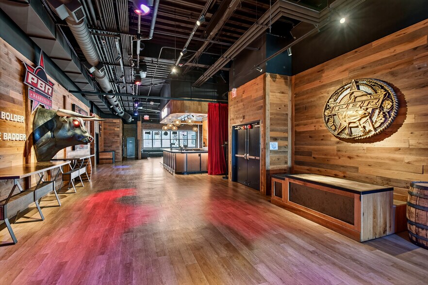 More Photos Of 128-130 2nd Ave N, Nashville Bar For Sale