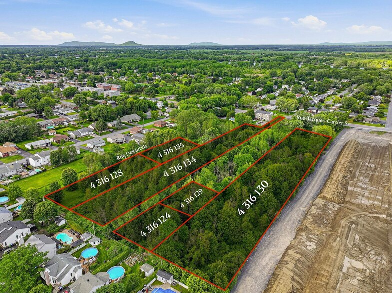 Primary Photo Of 0 Rue Jacques-Cartier, Saint-jean-sur-richelieu Land For Sale
