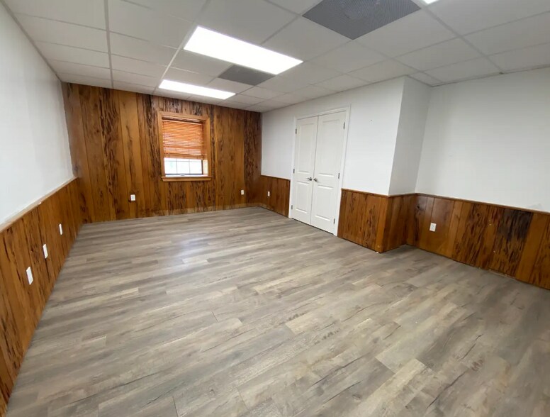 More Photos Of 78263 Highway 25, Folsom Light Manufacturing For Sale