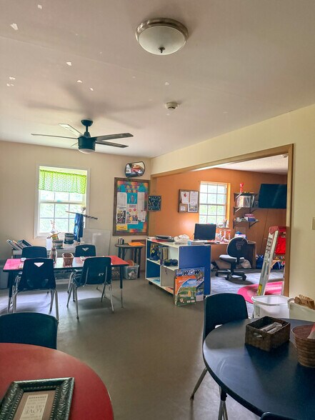 More Photos Of 11749 Snyder Rd, Knoxville Daycare Center For Sale