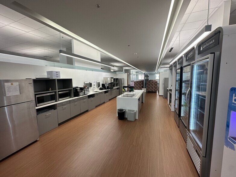 More Photos Of 150 Peabody Pl, Memphis Office For Lease