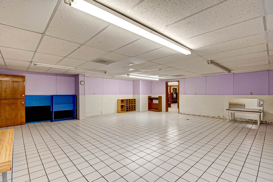 More Photos Of 3019 Dickinson Ave, Dickinson Freestanding For Sale