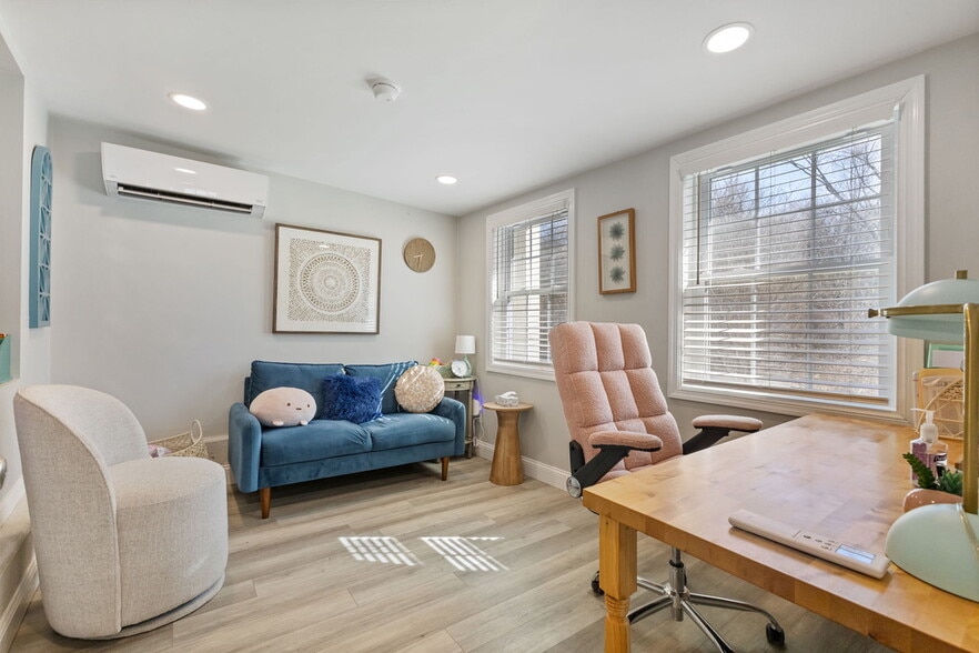 More Photos Of 18 Miller Rd, Mahopac Office For Sale