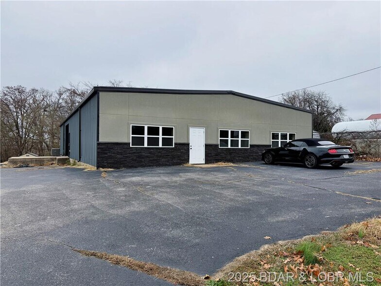 More Photos Of 1192 S Business Route 5, Camdenton Industrial For Sale