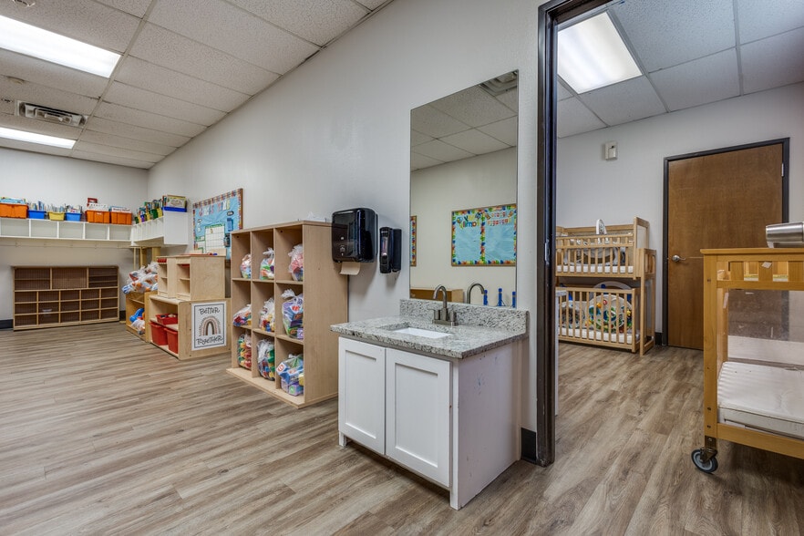 More Photos Of 2120 S Garden Ridge Blvd, Flower Mound Religious Facility For Sale