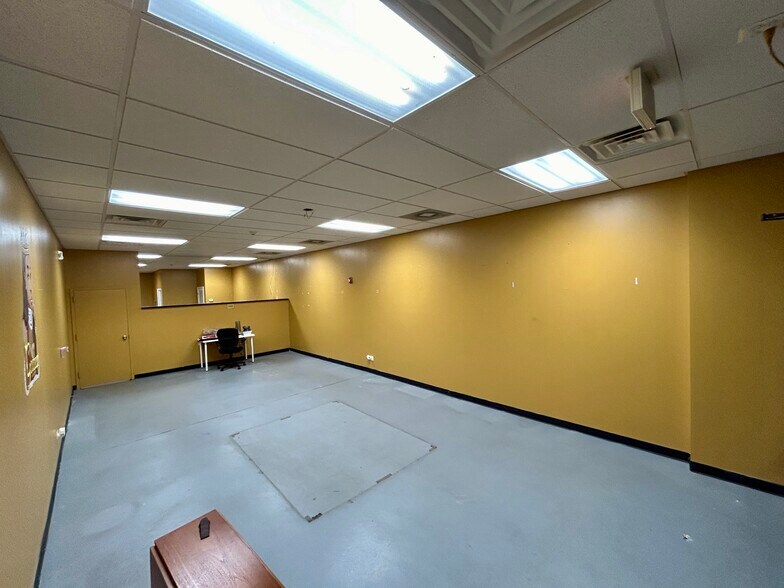 More Photos Of 709 S 5th Ave, Maywood Unknown For Lease