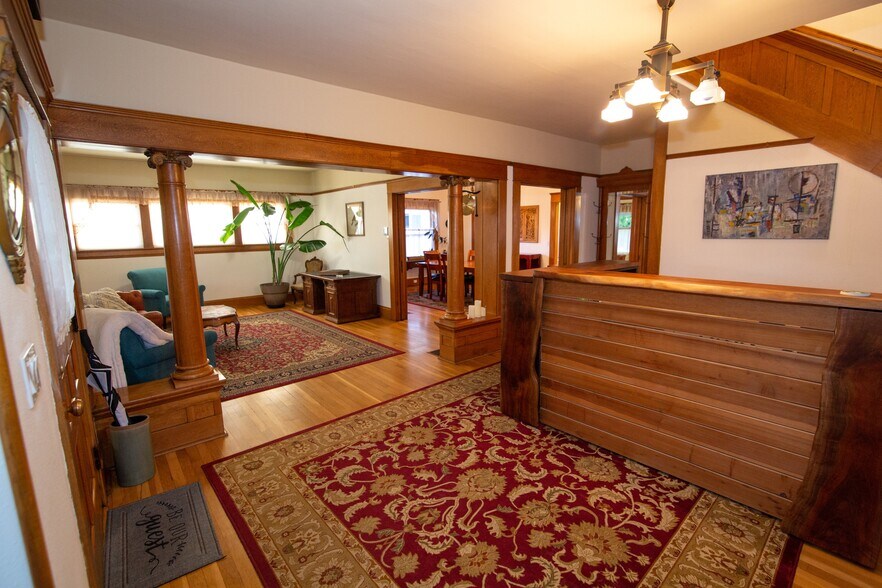 More Photos Of 340 NW 7th St, Corvallis Office For Sale