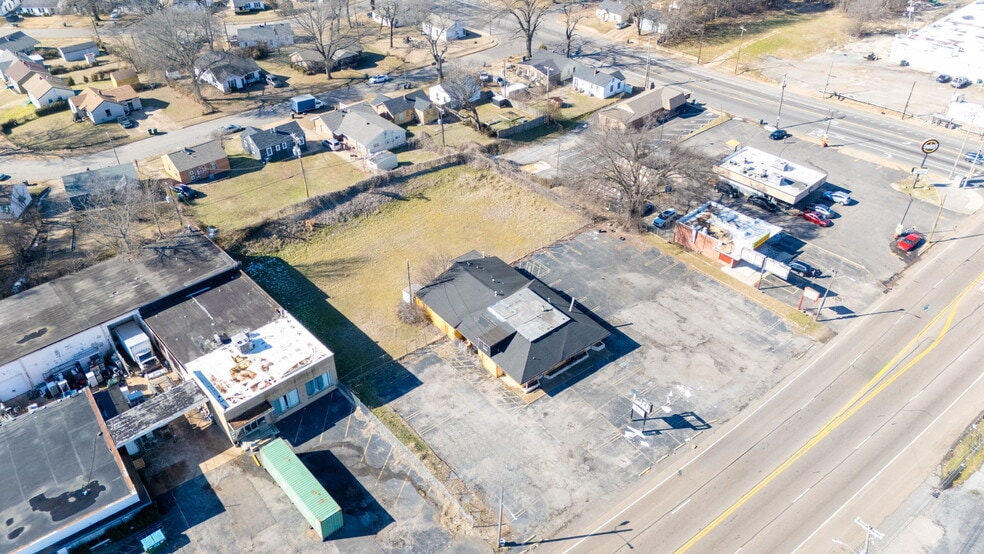 More Photos Of 2291 Elvis Presley Blvd, Memphis Freestanding For Sale
