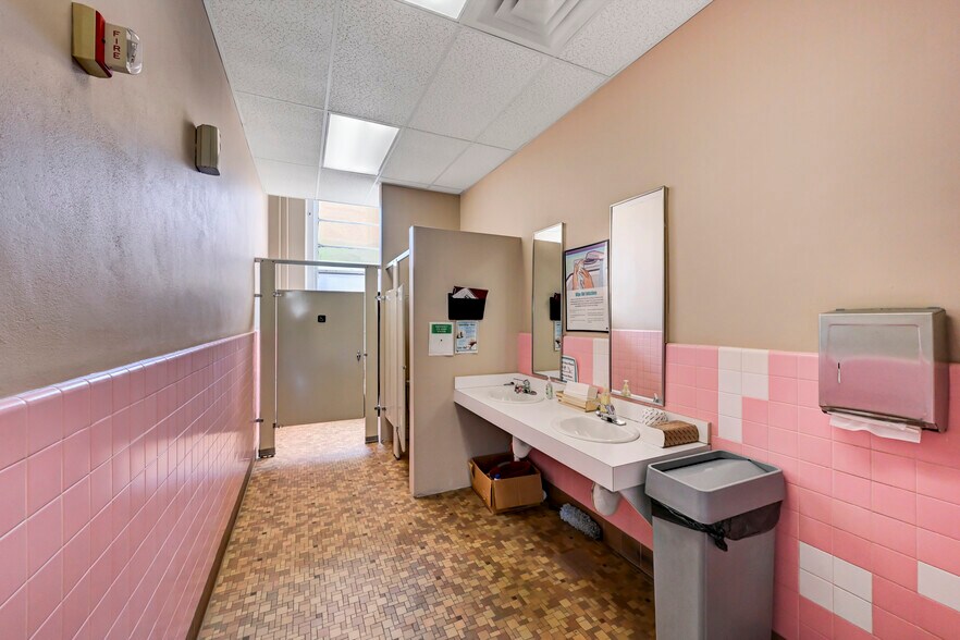 More Photos Of 301 Delaware Ave, Olyphant Office For Sale