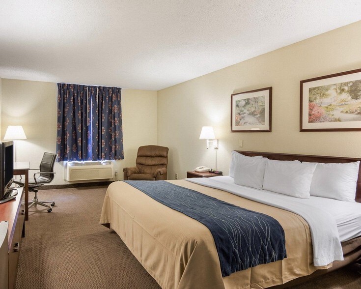 More Photos Of 2108 S Main St, Farmville Hotel For Sale