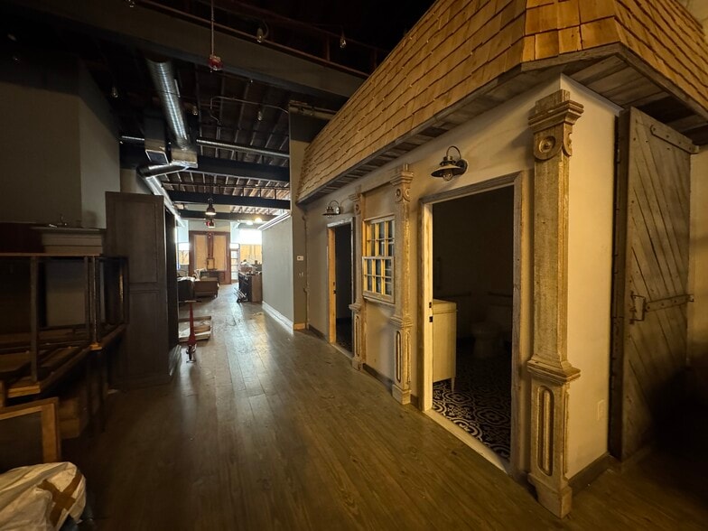 More Photos Of 414 Northampton St, Easton Restaurant For Lease