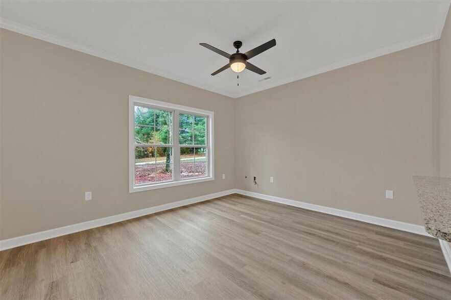 More Photos Of 721 Plano Rd, Bowling Green Apartments For Sale