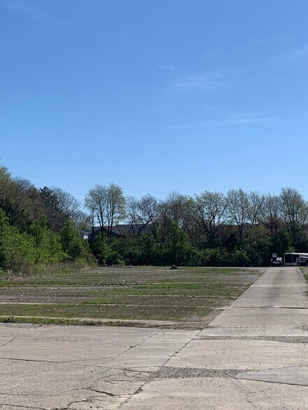 More Photos Of 1301 Main, Williamstown Land For Lease