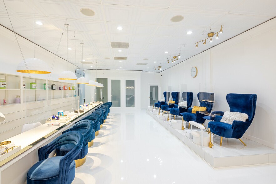 More Photos Of 3840 Old Topanga Canyon Rd, Calabasas Unknown For Lease