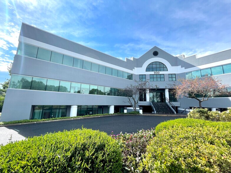 More Photos Of 930 Red Rose Ct, Lancaster Medical For Lease