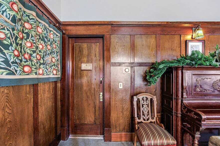 More Photos Of 455 N Oregon St, Jacksonville Hospitality For Sale