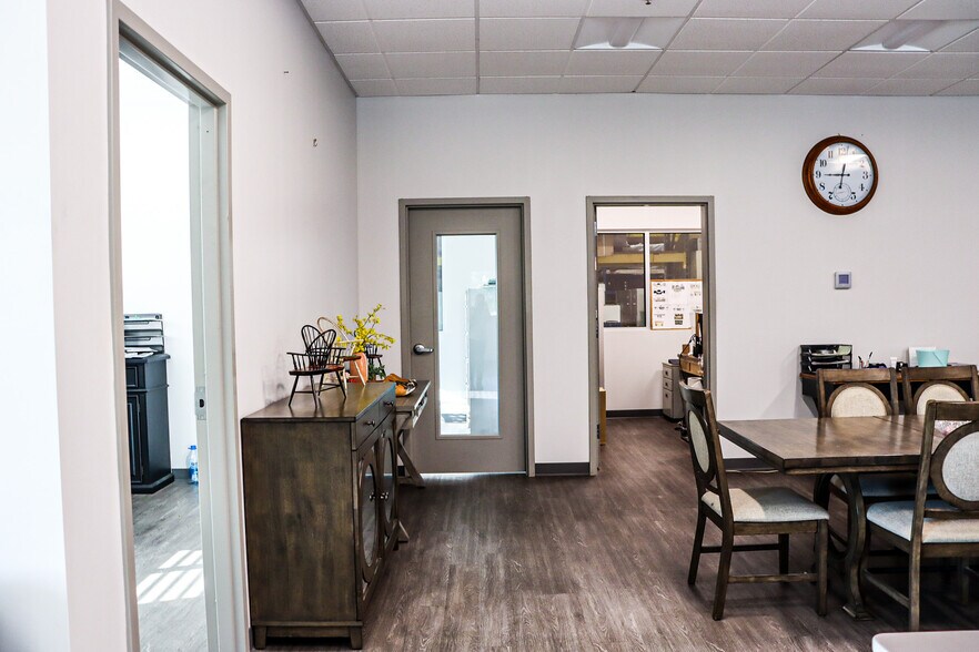 More Photos Of 7235 Bonnyshire Dr, Chattanooga Industrial For Sale