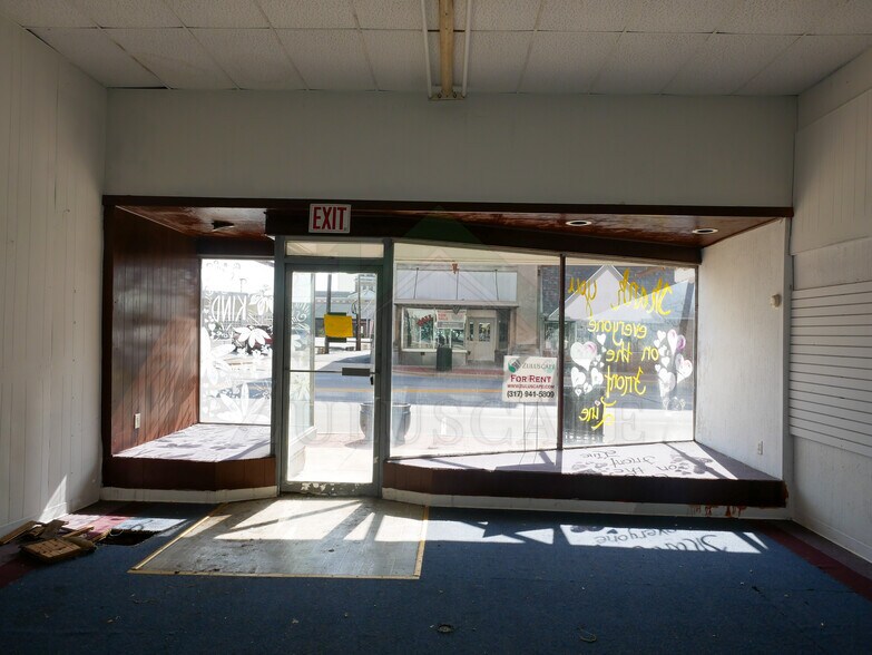 More Photos Of 112 S Anderson St, Elwood Storefront Retail Office For Lease