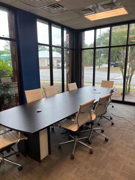 More Photos Of 975 Johnnie Dodds Blvd, Mount Pleasant Medical For Lease