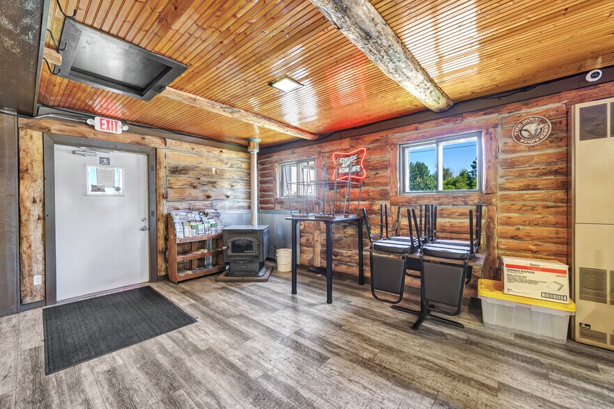 More Photos Of 621 Bissell St, White Lake Restaurant For Sale