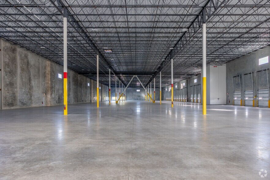 More Photos Of 6115-6150 Tri County Commerce Way, Fort Myers Unknown For Lease