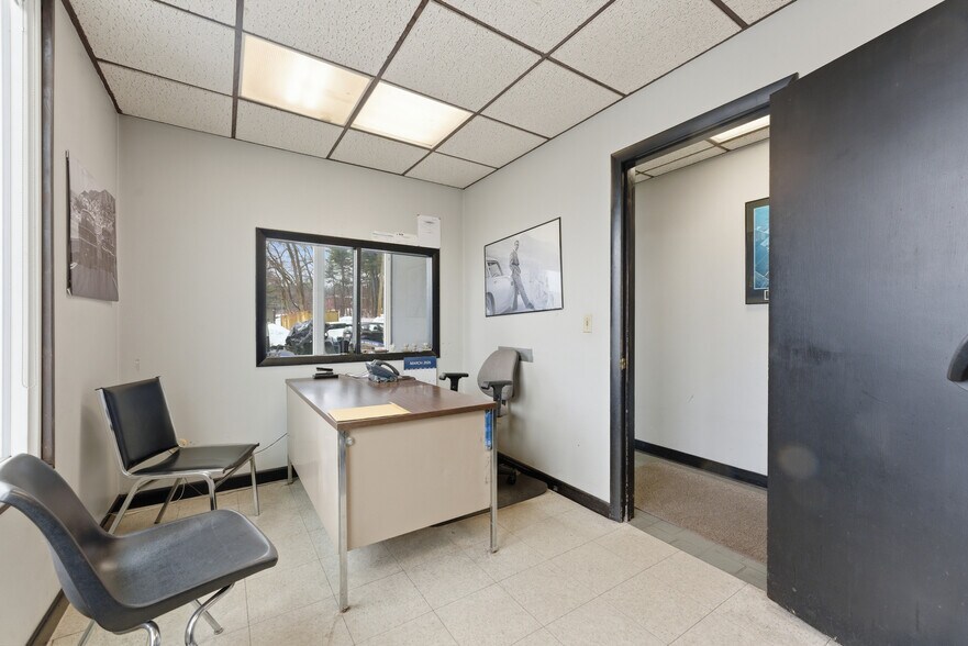 More Photos Of 222 King Ave, Northampton Freestanding For Sale