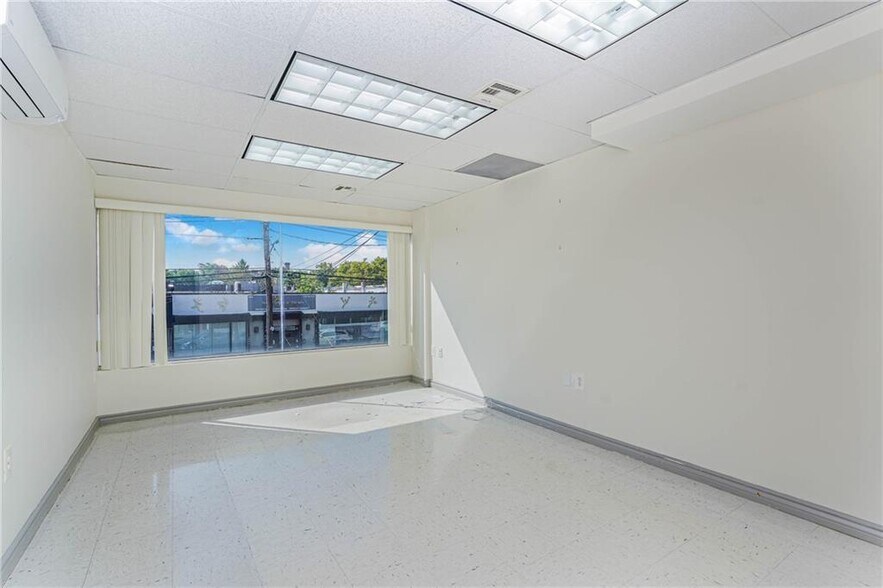 More Photos Of 3041 Avenue U, Brooklyn Medical For Sale