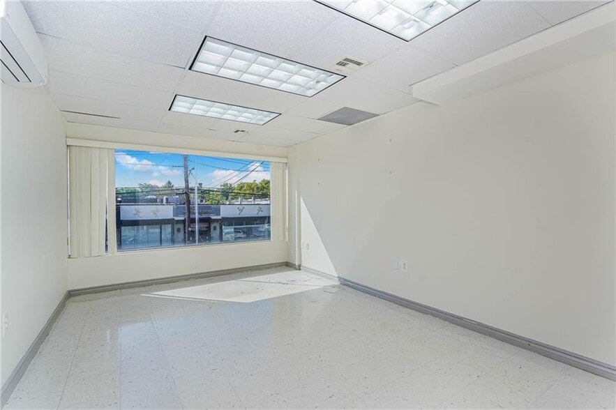 More Photos Of 3041 Avenue U, Brooklyn Medical For Sale
