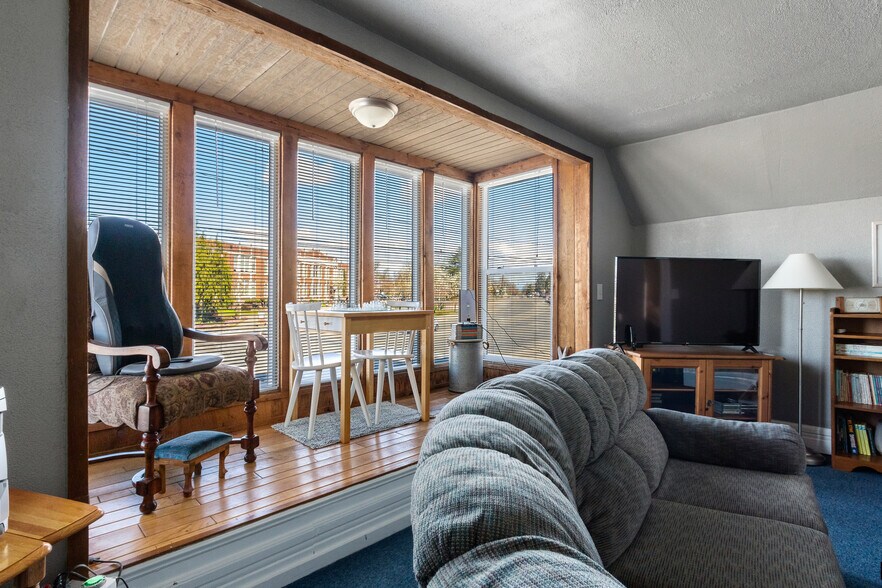 More Photos Of 2040 6th Ave, Tacoma Office For Sale