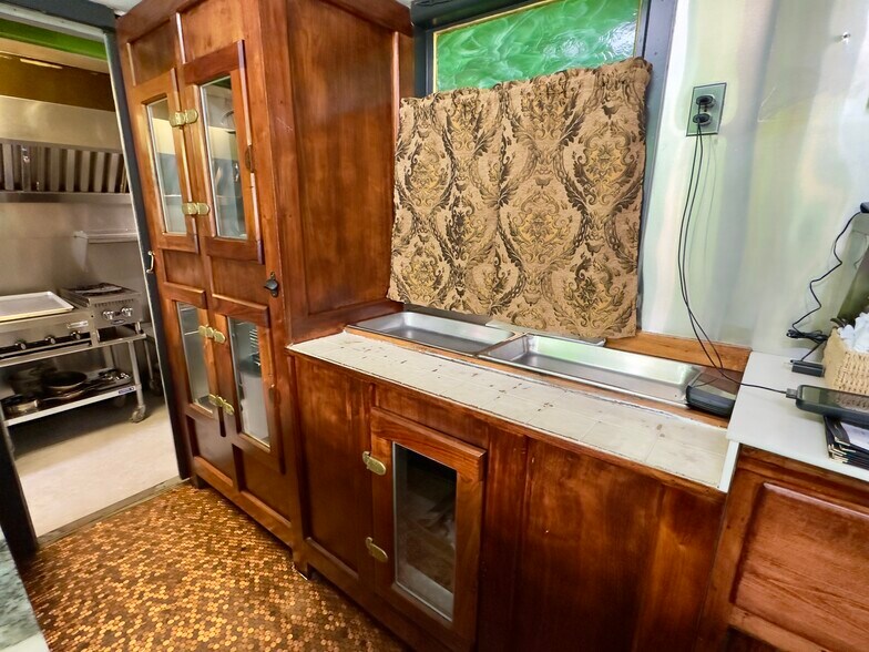 More Photos Of 5 St Patrick Pl, Port Henry Restaurant For Sale