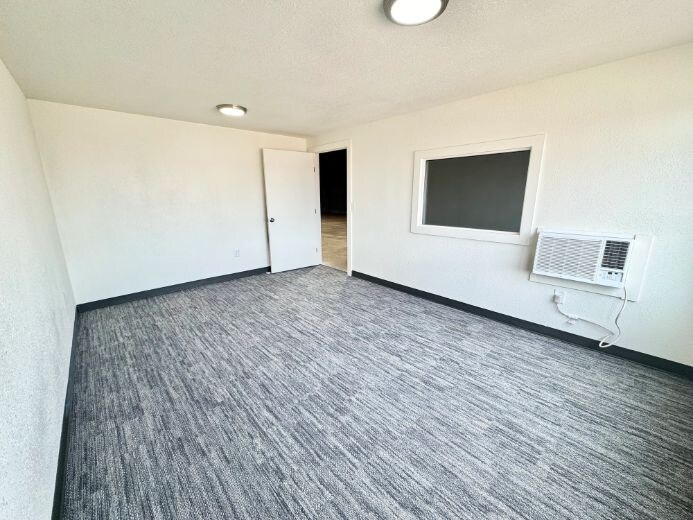 More Photos Of 2900 SE 29th St, Oklahoma City Service For Sale