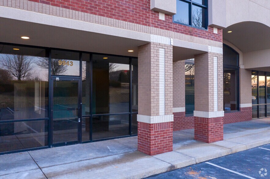 More Photos Of 10001-10041 Forest Green Blvd, Louisville Unknown For Lease