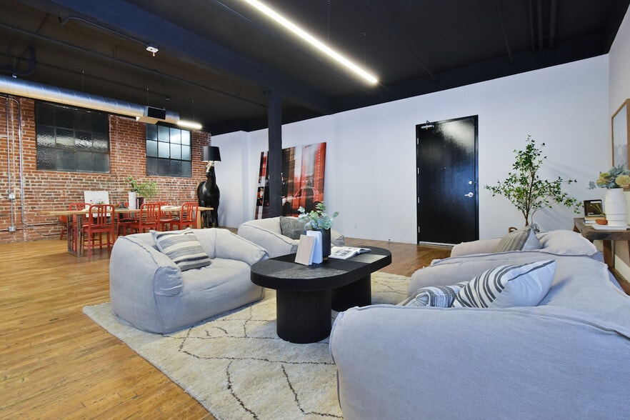 More Photos Of 500-530 Molino St, Los Angeles Office For Sale