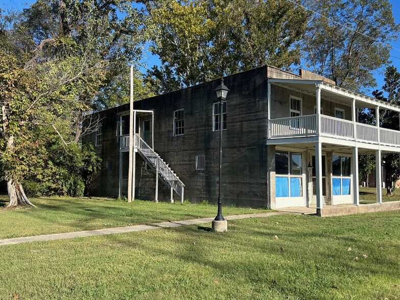 More Photos Of 203 Sprague St, Arkansas City Storefront Retail Residential For Sale