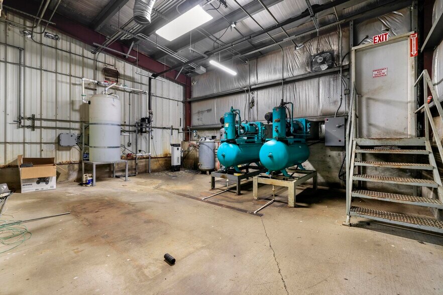 More Photos Of 4074 N 2000 E, Filer Warehouse For Sale
