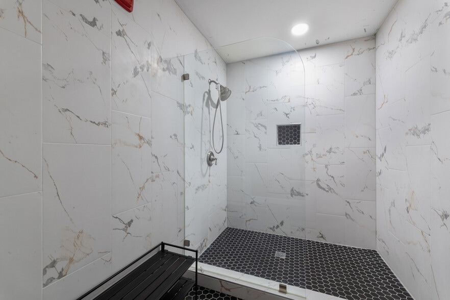 More Photos Of 715 N Medford Rd, Brownsville Lodge Meeting Hall For Lease